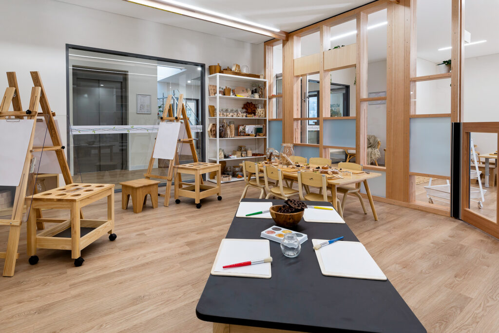 Nido Riverton Study Room with Wooden Chairs, Tables and Stands with white boards