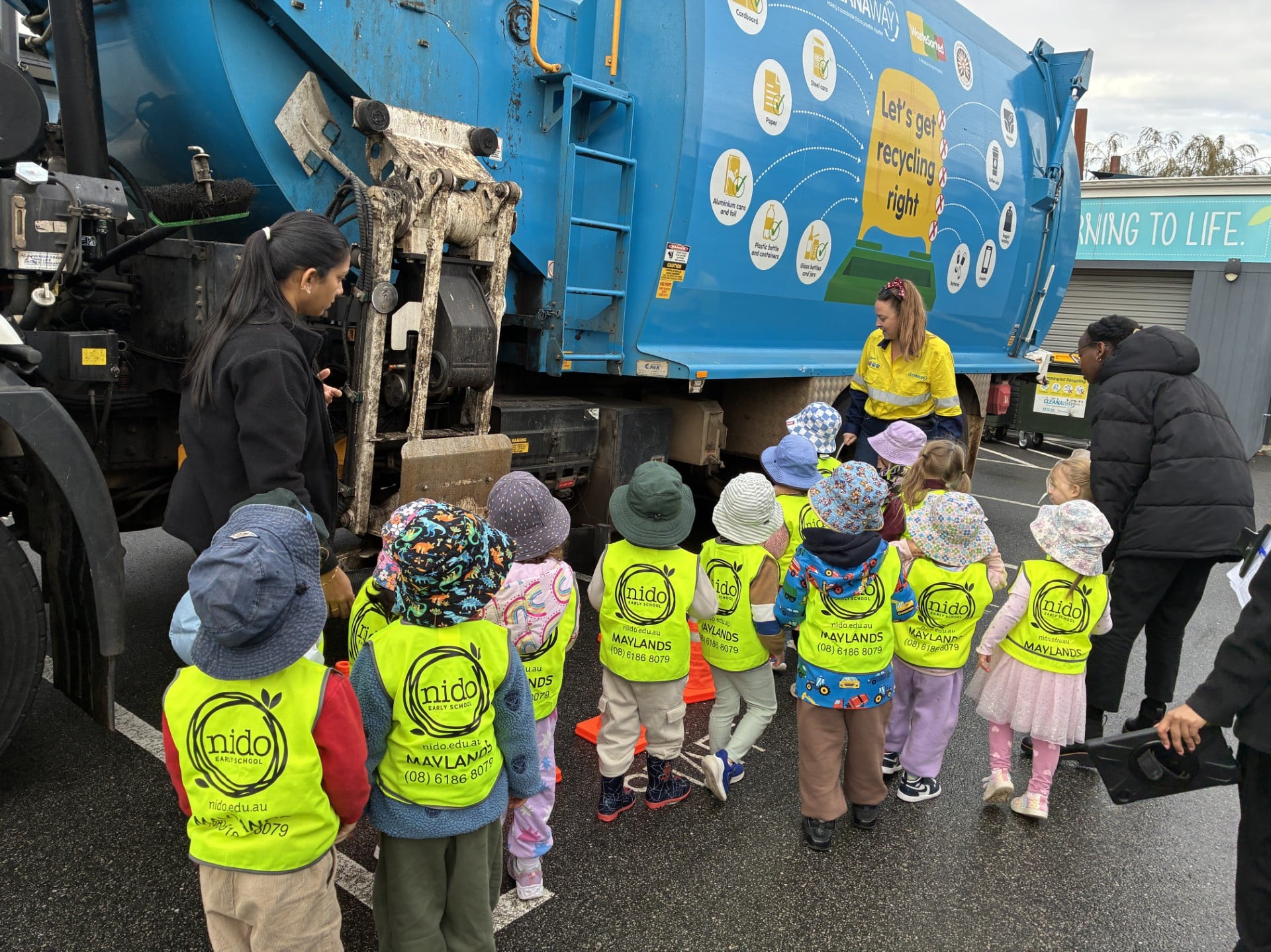 Big truck sparks curiosity about sustainability at Nido Maylands Big truck sparks curiosity about sustainability at Nido Maylands
